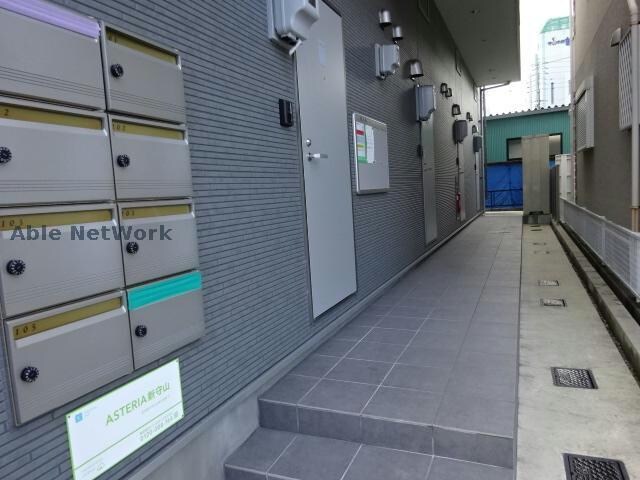 物件外観写真4　(共用部廊下)