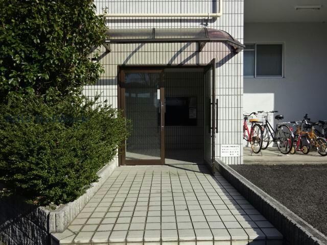 物件外観写真2　(エントランス)