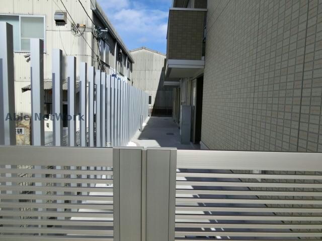 物件外観写真3　(エントランス)