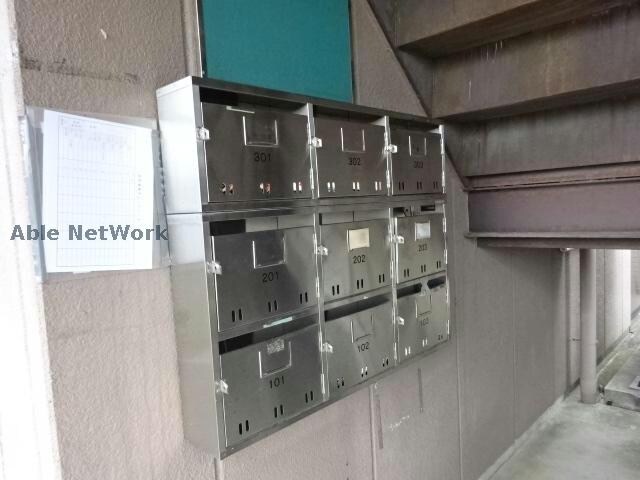 物件外観写真4　(郵便受け)