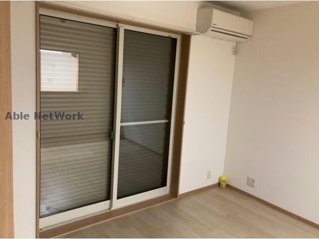 物件内観写真26　(シャッター雨戸有り)