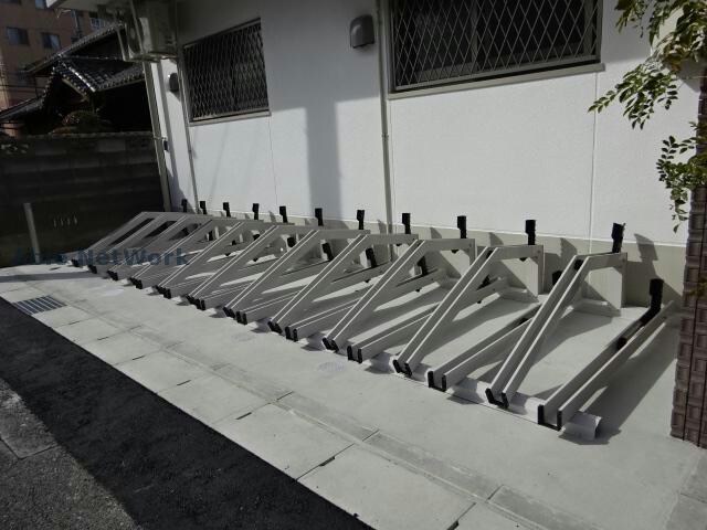 物件外観写真7　(駐輪場)