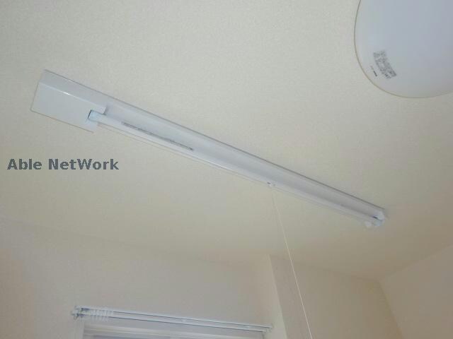 物件内観写真24　(室内物干し)