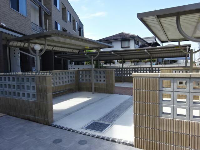 物件外観写真5　(駐輪場)