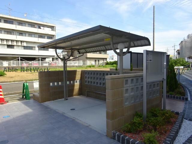 物件外観写真7　(駐輪場)