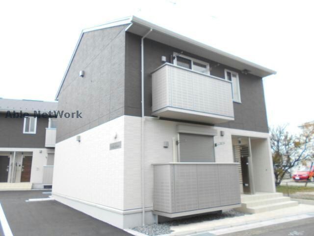 物件外観写真1　(Ｂ棟　外観)