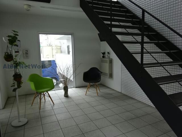 物件外観写真3　(エントランス)