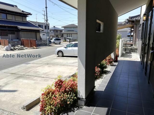 物件外観写真4　(エントランス)