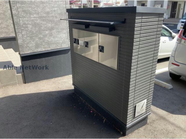 物件外観写真2　(宅配ボックス)