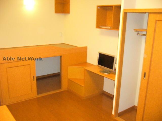 物件内観写真2　(同型モデル)