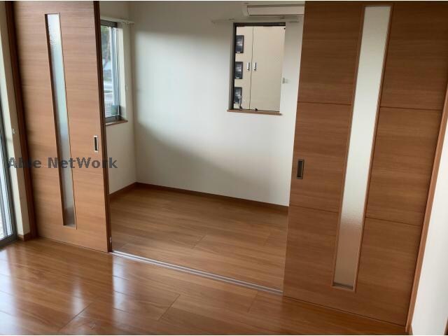 物件内観写真8　(1階：洋室3帖)