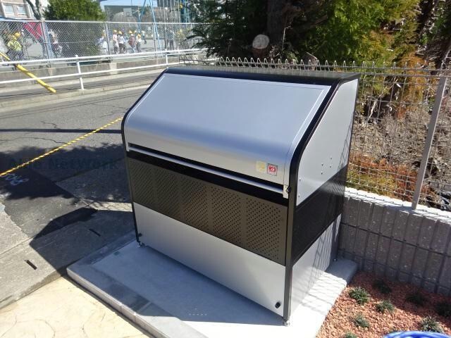 物件外観写真6　(ゴミ置き場)