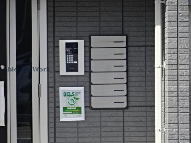 物件外観写真6　(オートロック・集合郵便)