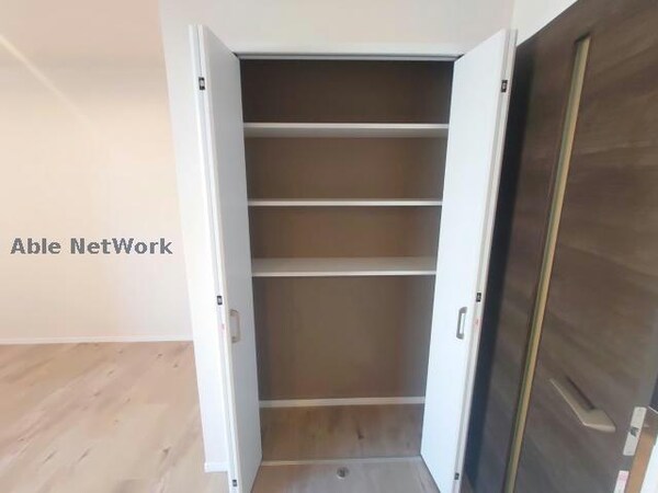 収納(同型モデル)