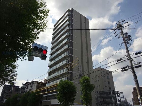 建築中