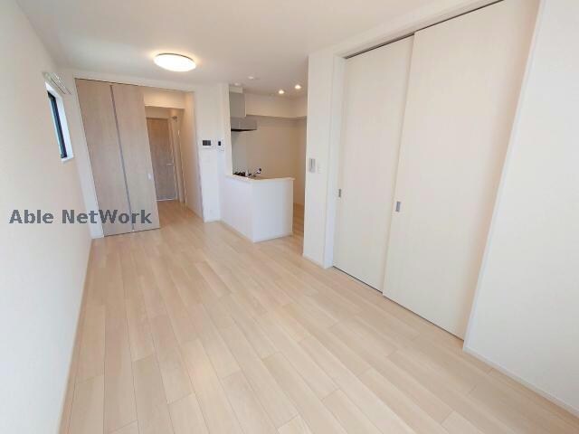 物件内観写真2　(同型モデル)