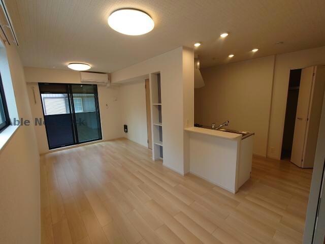 物件内観写真2　(同型モデル)