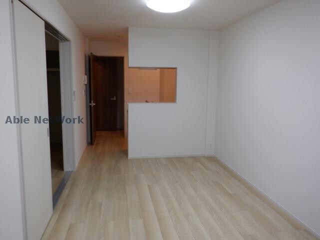 物件内観写真2　(同型モデル)