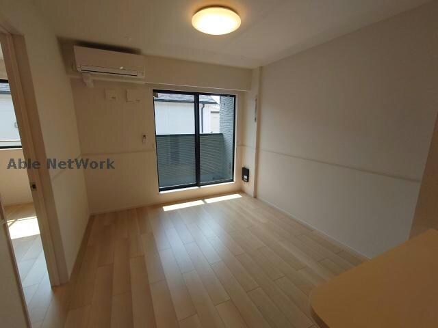 物件内観写真2　(同型モデル)