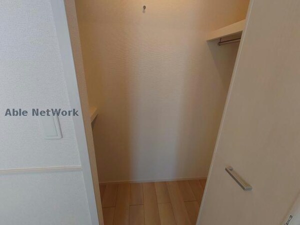 収納(同型モデル)