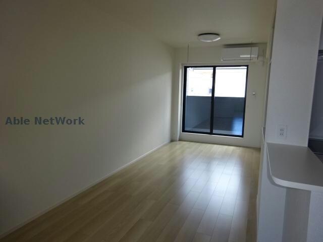 物件内観写真2　(同型モデル)