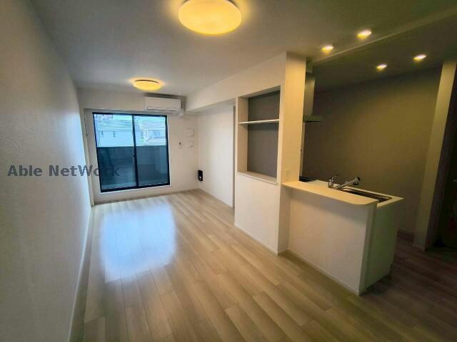 物件内観写真2　(同型モデル)