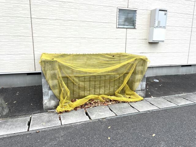 物件外観写真6　(ゴミ置き場)