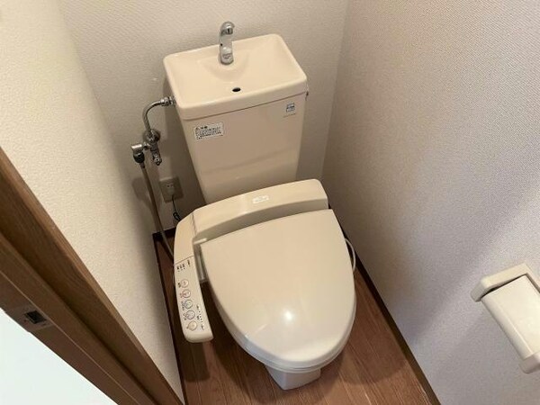 トイレ(※別部屋イメージ)