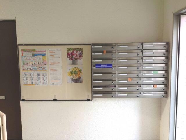 物件外観写真3　(集合ポスト)