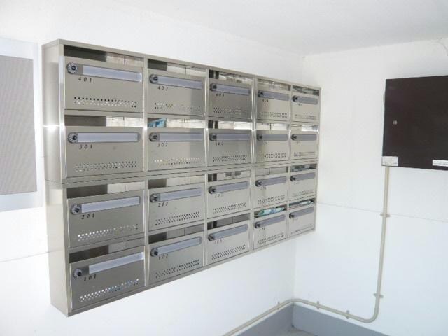 物件外観写真5　(集合ポスト)