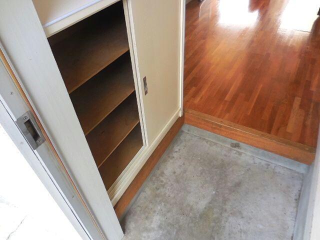 物件内観写真7　(玄関)