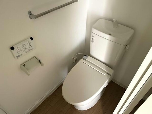 トイレ(※別部屋イメージ)