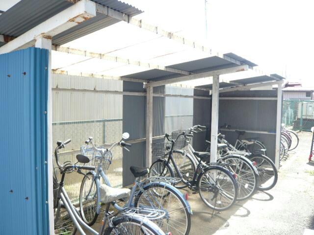 物件外観写真4　(駐輪場)