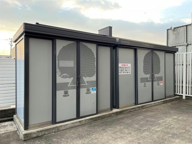 物件外観写真5　(ゴミ置き場)