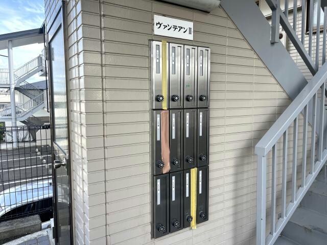 物件外観写真5　(集合ポスト)