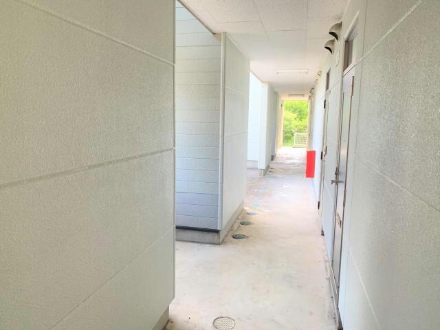 物件外観写真4　(共用廊下)