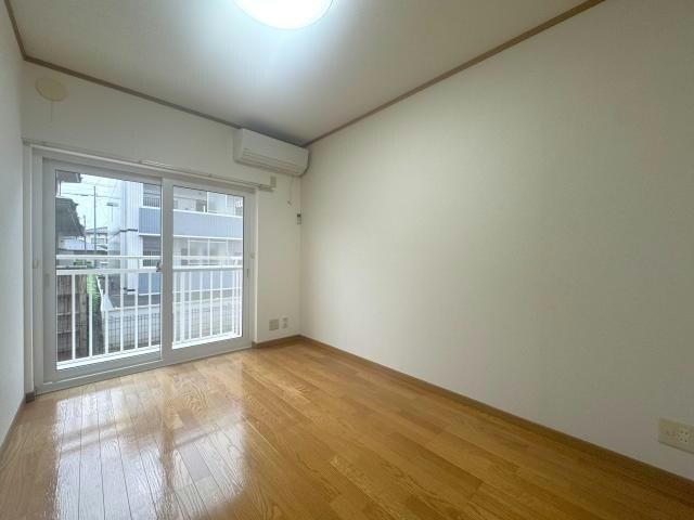 物件内観写真19　(※リビング別アングル)