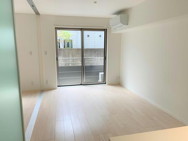 物件内観写真6　(リビング)