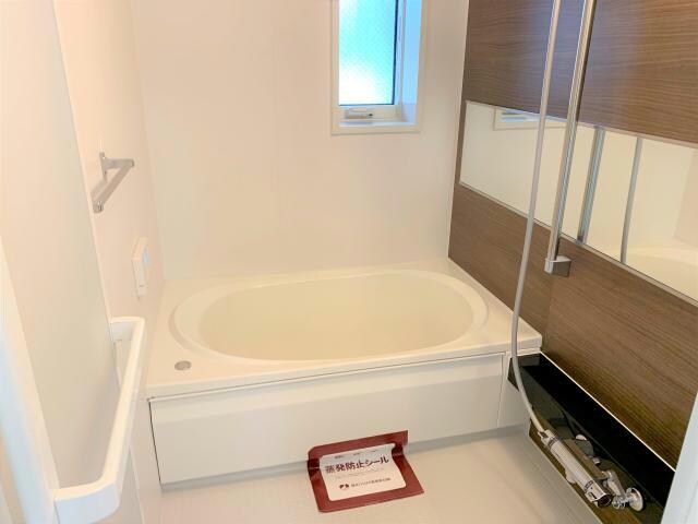 物件内観写真8　(追い炊き付きバス)