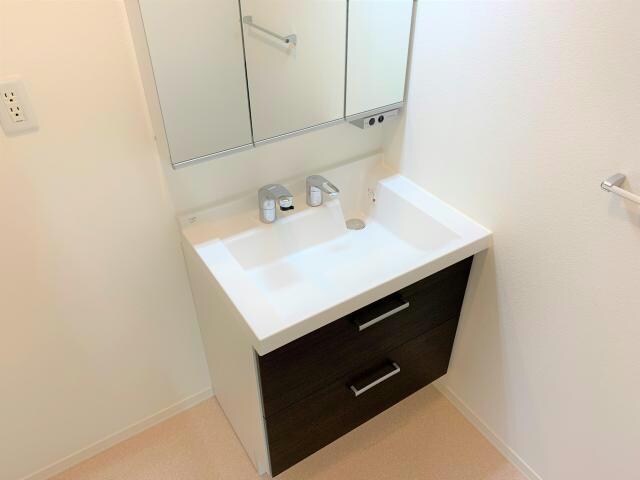 物件内観写真12　(洗髪洗面化粧台)