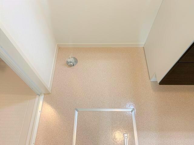 物件内観写真18　(洗濯機置き場)