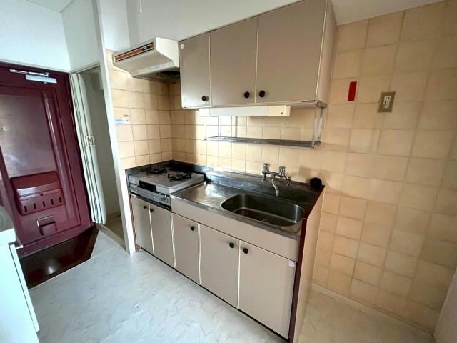 物件内観写真8　(ガスコンロ残置物)