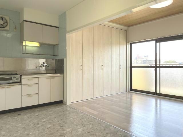 物件内観写真5　(リビング)