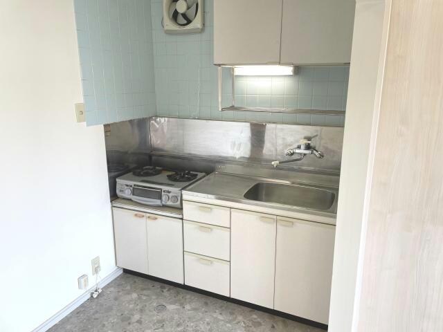 物件内観写真6　(ガスコンロ（2口）残置物)