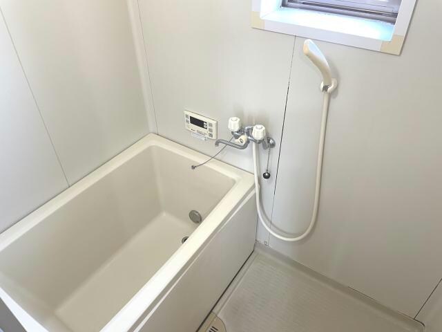 物件内観写真7　(追い炊き付きバス)