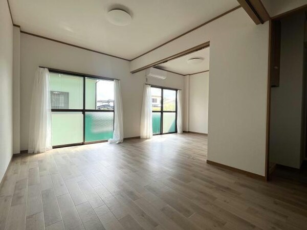 リビングダイニング