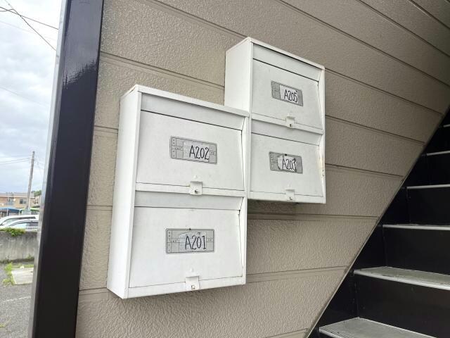 物件外観写真5　(集合ポスト)