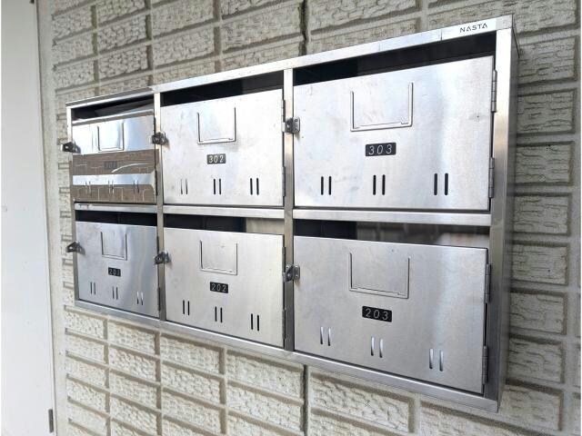 物件外観写真5　(集合ポスト)