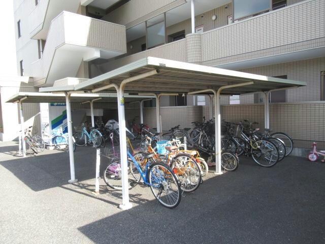 物件外観写真3　(駐輪場)