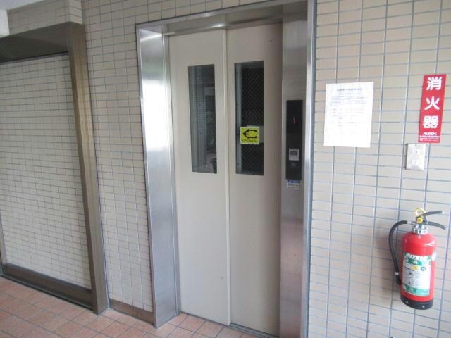物件外観写真4　(エレベーター)